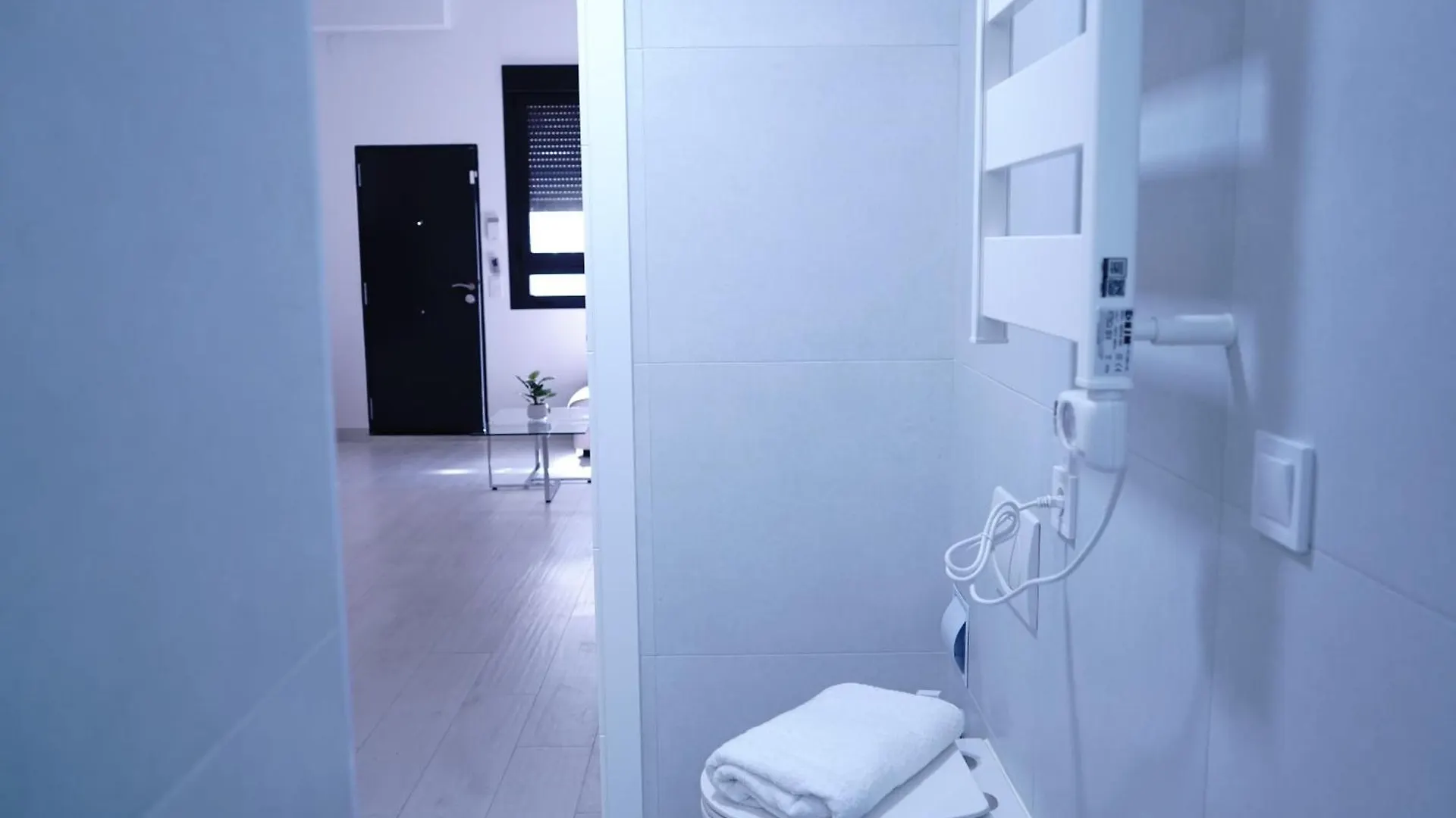 Malagasuite Cozynest Center Apartment